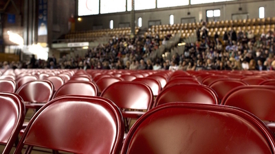 Middle many seats empty audience
